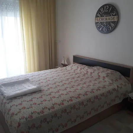 Apartman Sofia Apartment *